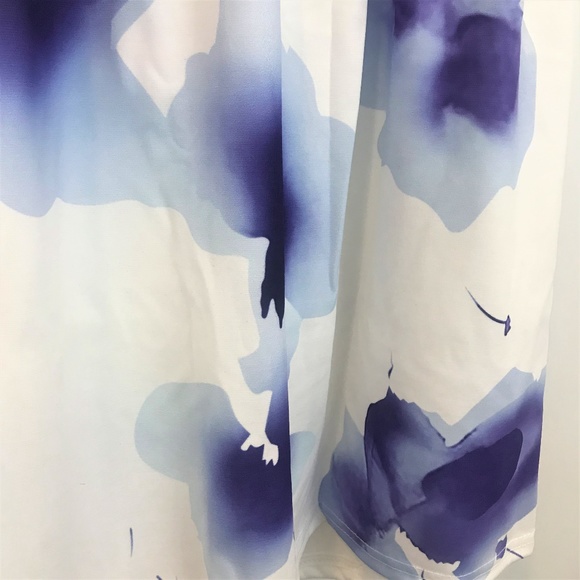 NWT Blue and White Floral Backless Dress - Picture 5 of 7